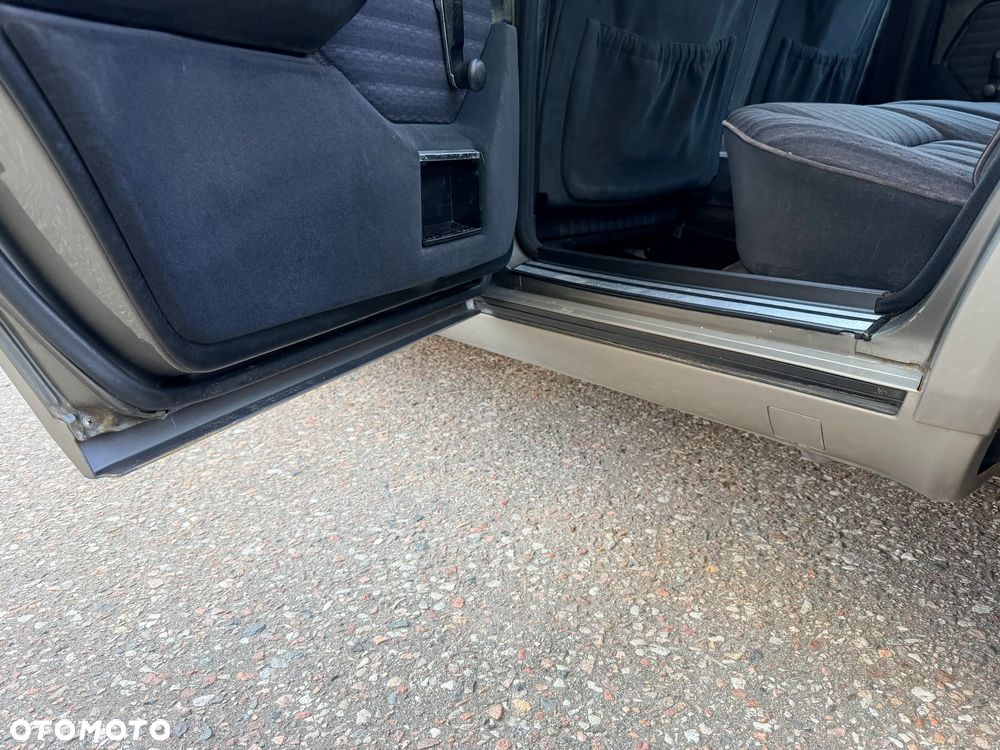 Mercedes-Benz W124 (1984-1993) - 30