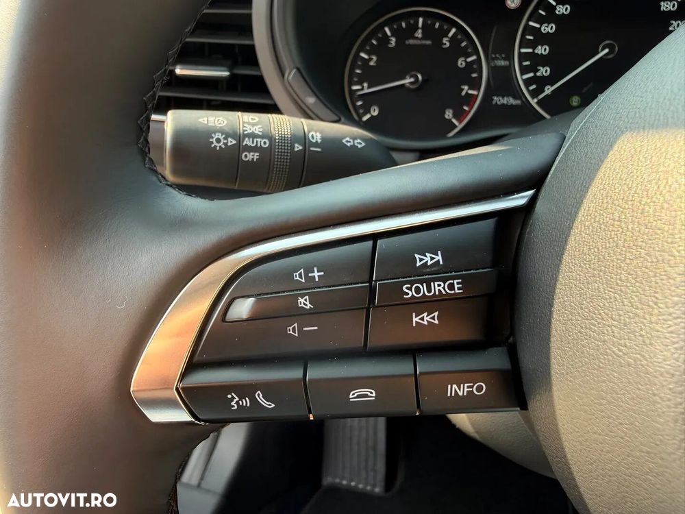 Mazda 3 e-Skyactiv X186 AT MHEV Center-Line - 13