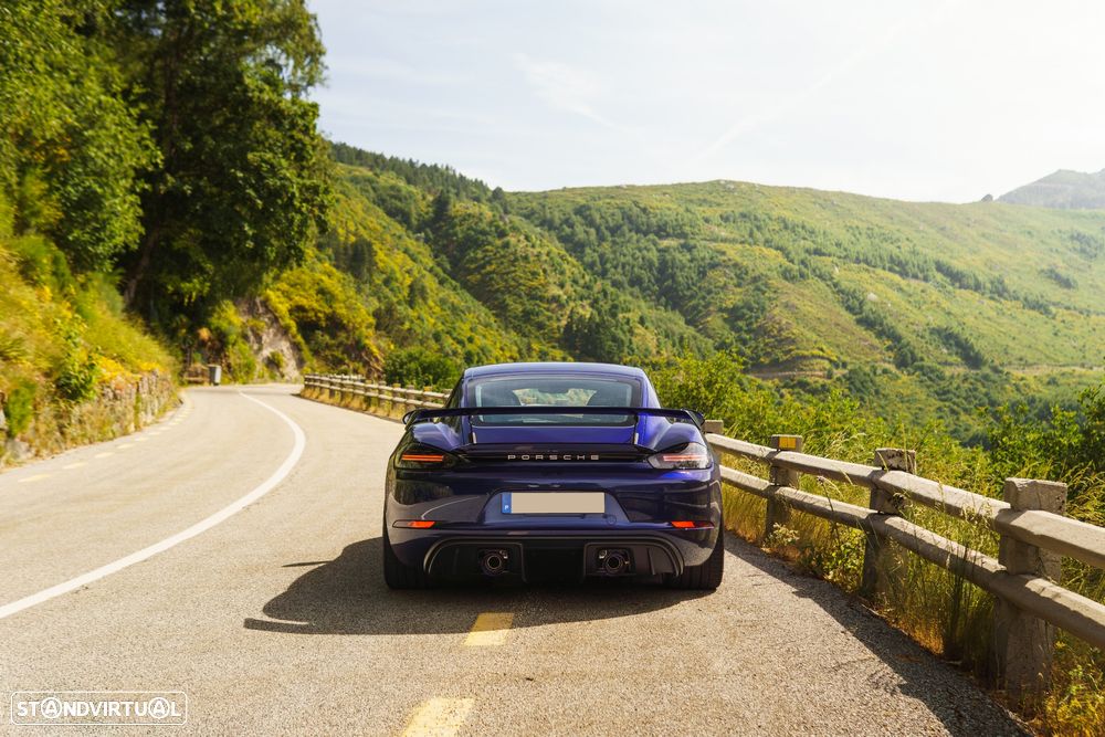 Porsche 718 Cayman GT4 - 6