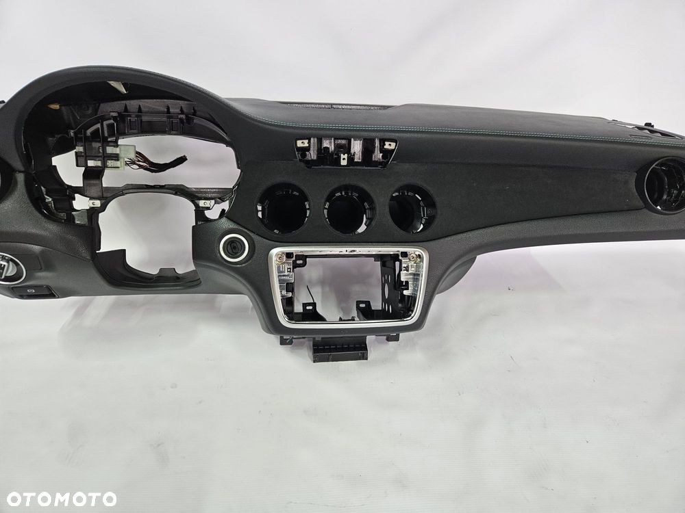 Mercedes CLA w117 deska konsola kokpit airbag oryginalna zielona nić - 3