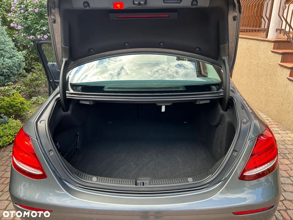 Mercedes-Benz Klasa E 220 d Avantgarde - 12