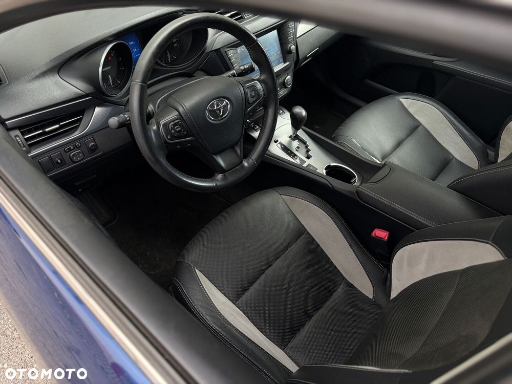 Toyota Avensis 2.0 Premium MS - 26