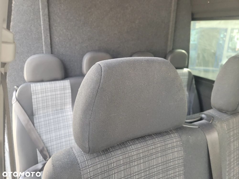 Mercedes-Benz Sprinter - 25