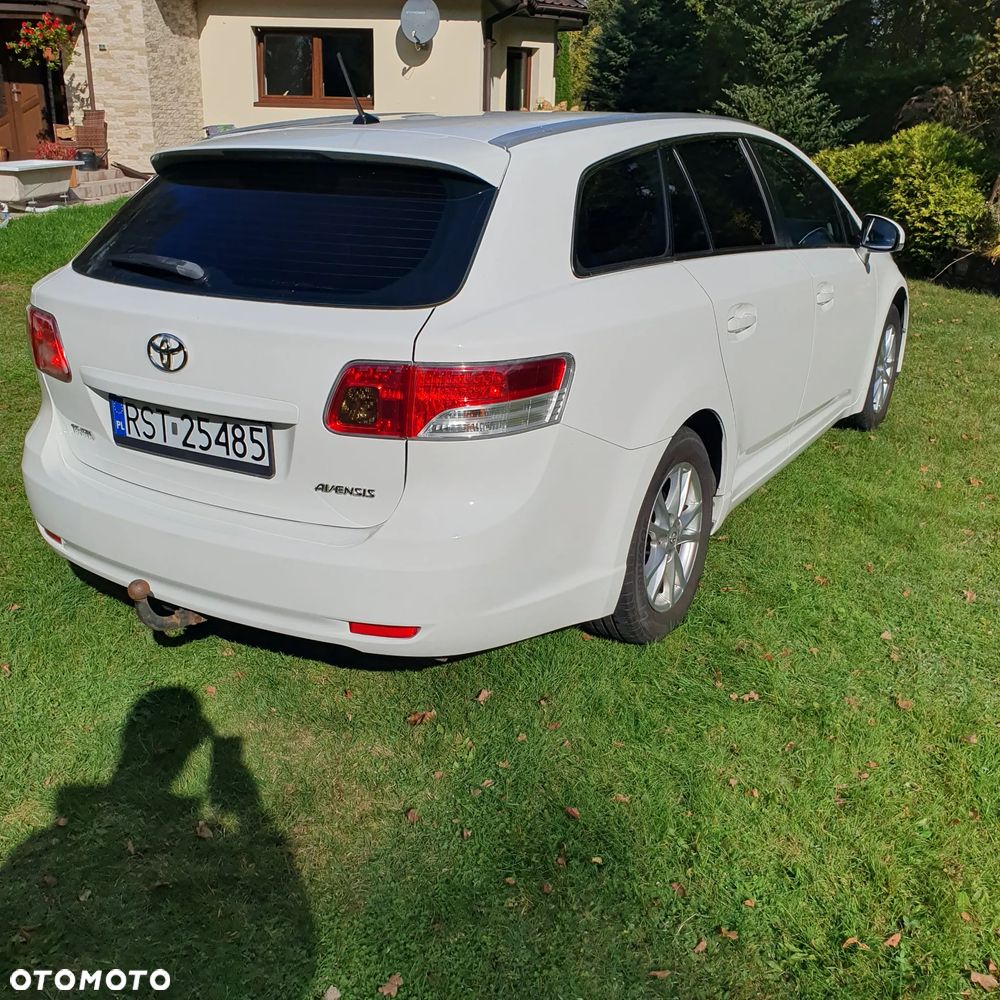 Toyota Avensis 2.0 D-4D Sol Premium - 3