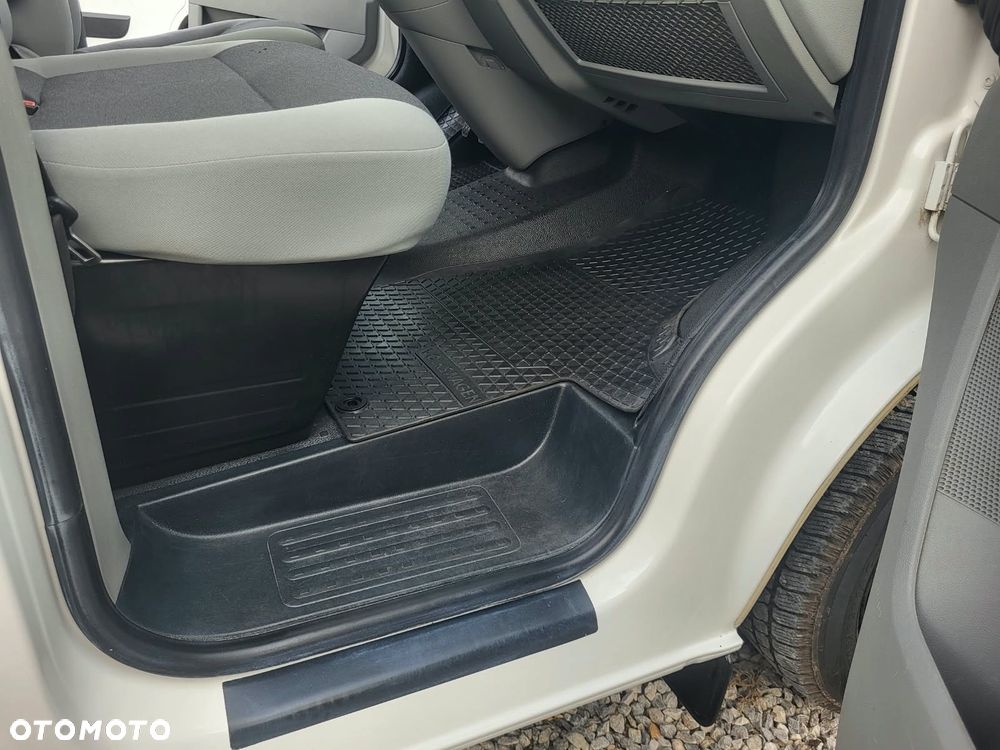 Volkswagen Transporter - 32