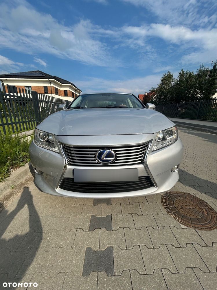 Lexus ES - 5