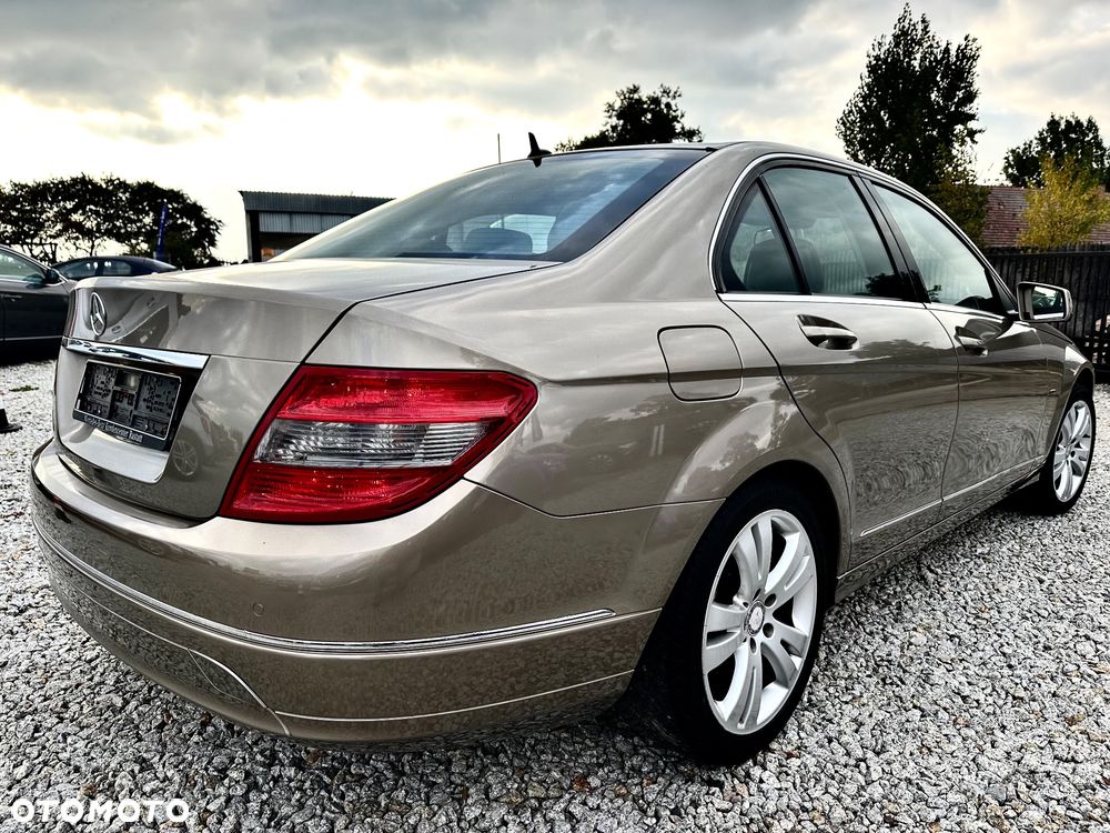 Mercedes-Benz Klasa C 180 Kompressor BlueEFFICIENCY Elegance - 4