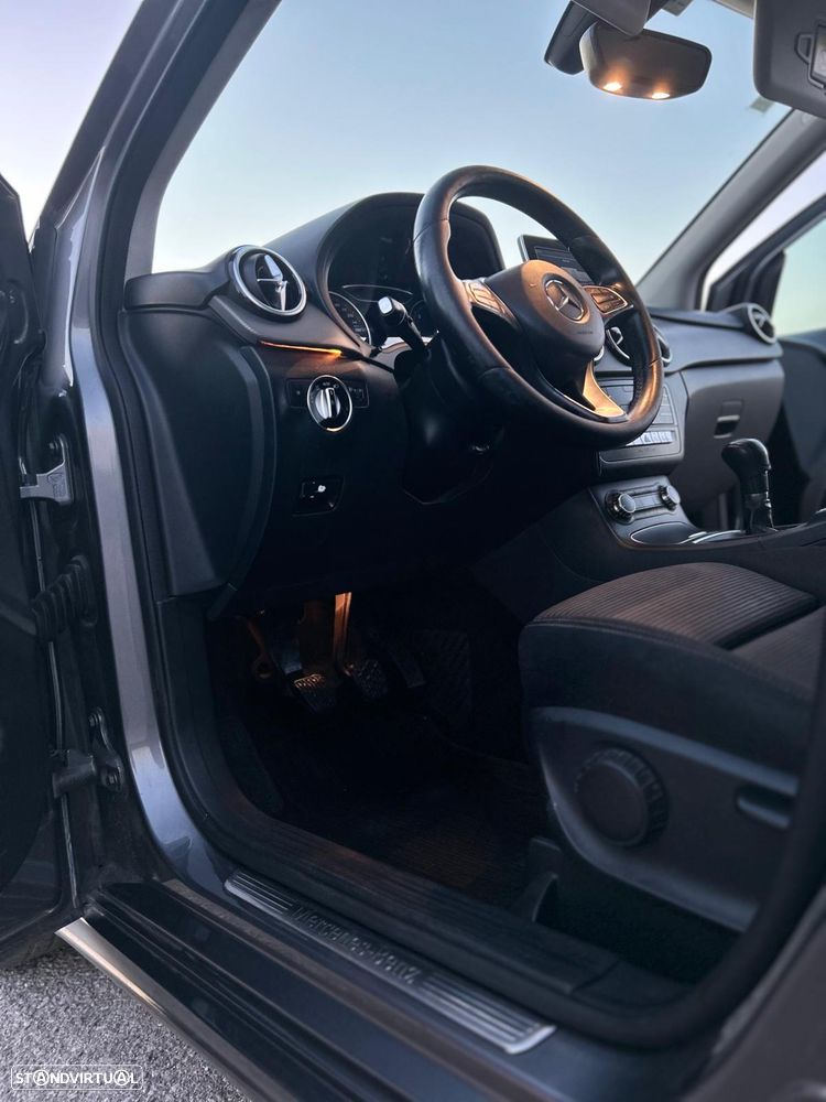 Mercedes-Benz B 180 d Urban - 9