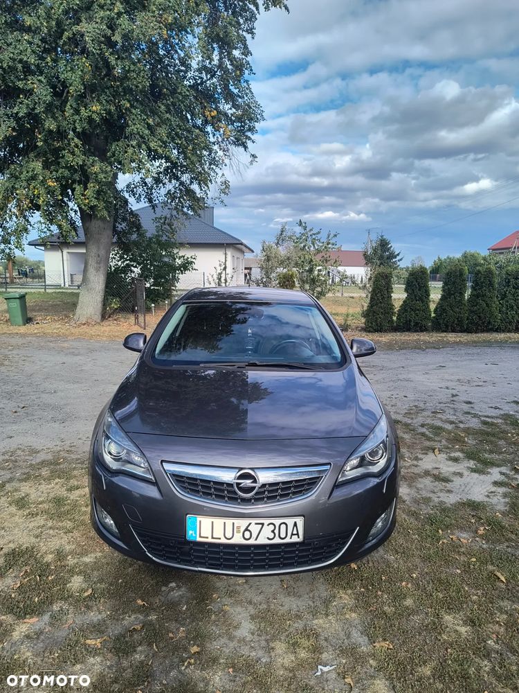 Opel Astra IV 1.4 T Cosmo - 2