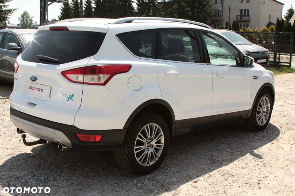 Ford Kuga 2.0 TDCi 2x4 Titanium - 12