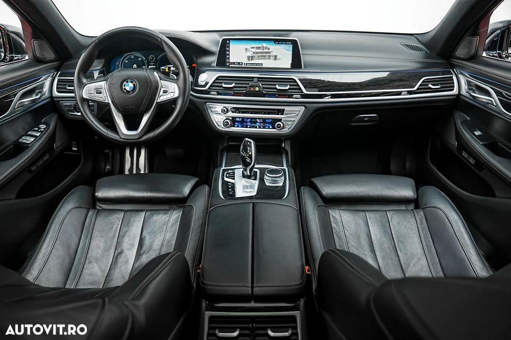 BMW Seria 7 740e iPerformance - 35