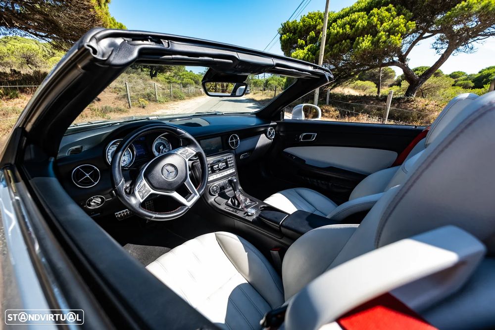 Mercedes-Benz SLK 250 (BlueEFFICIENCY) 7G-TRONIC - 24