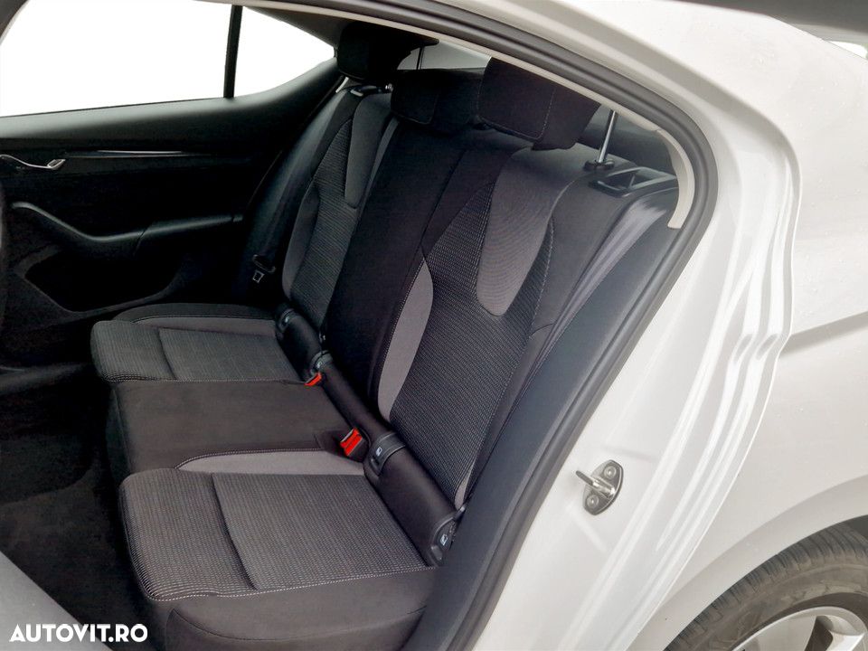 Skoda Octavia 2.0 TDI Ambition - 15