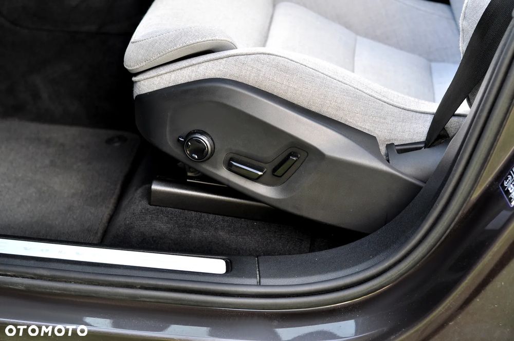 Volvo XC 60 B4 D AWD Geartronic Inscription - 21