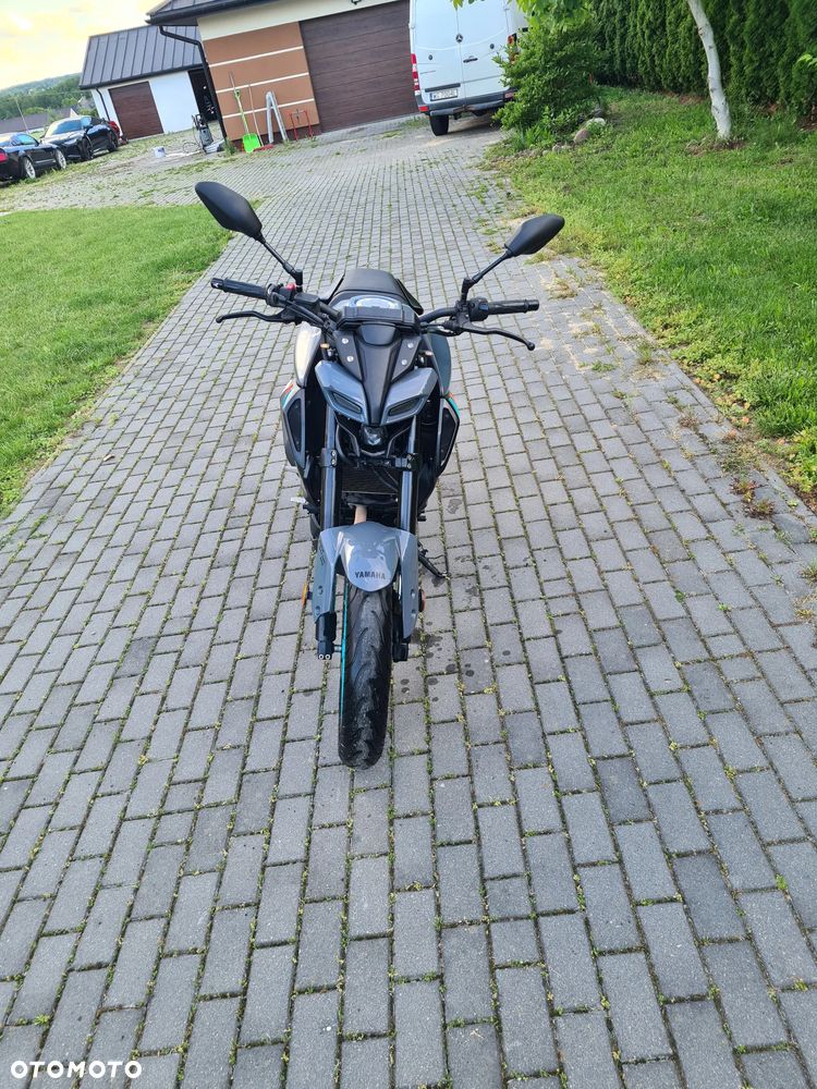 Yamaha MT - 8