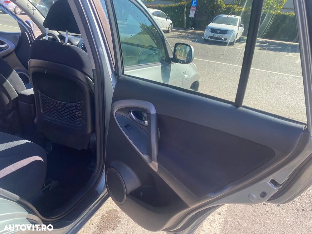 Toyota RAV4 2.2 D-4D Confort - 14