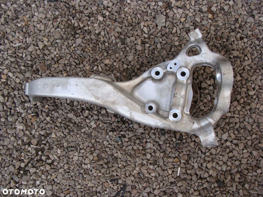 zwrotnica piasta prawa mercedes c-klasa w205 63amg 2054800 - 3