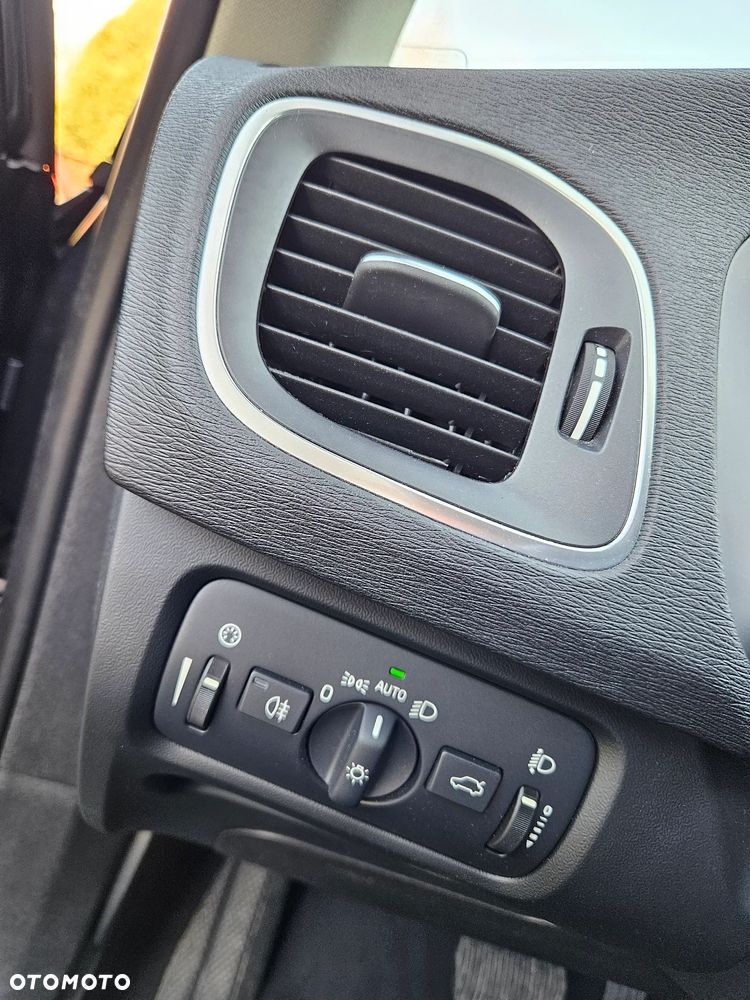 Volvo V40 T4 Kinetic - 16