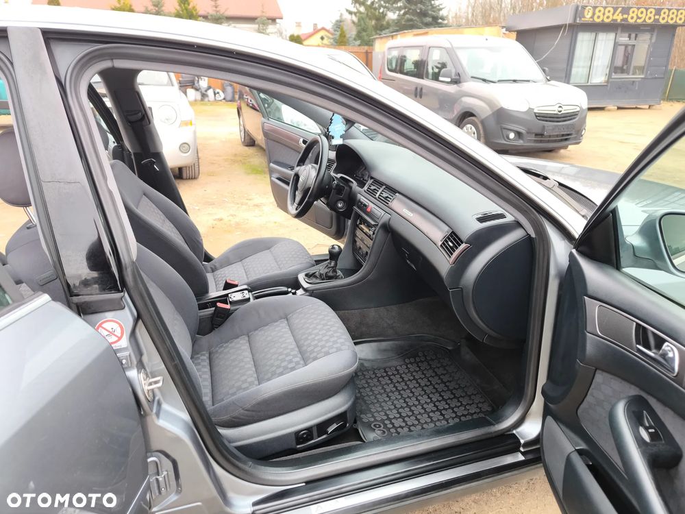 Audi A6 Limousine 2.5 TDI Quattro - 12