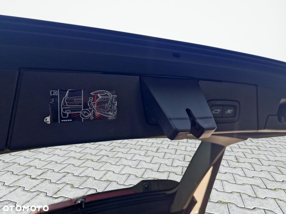 Volvo V90 Cross Country - 28