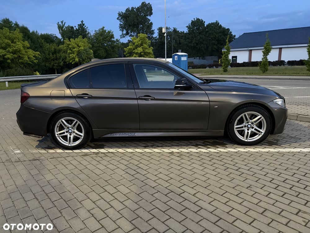 BMW Seria 3 320i Efficient Dynamics - 2