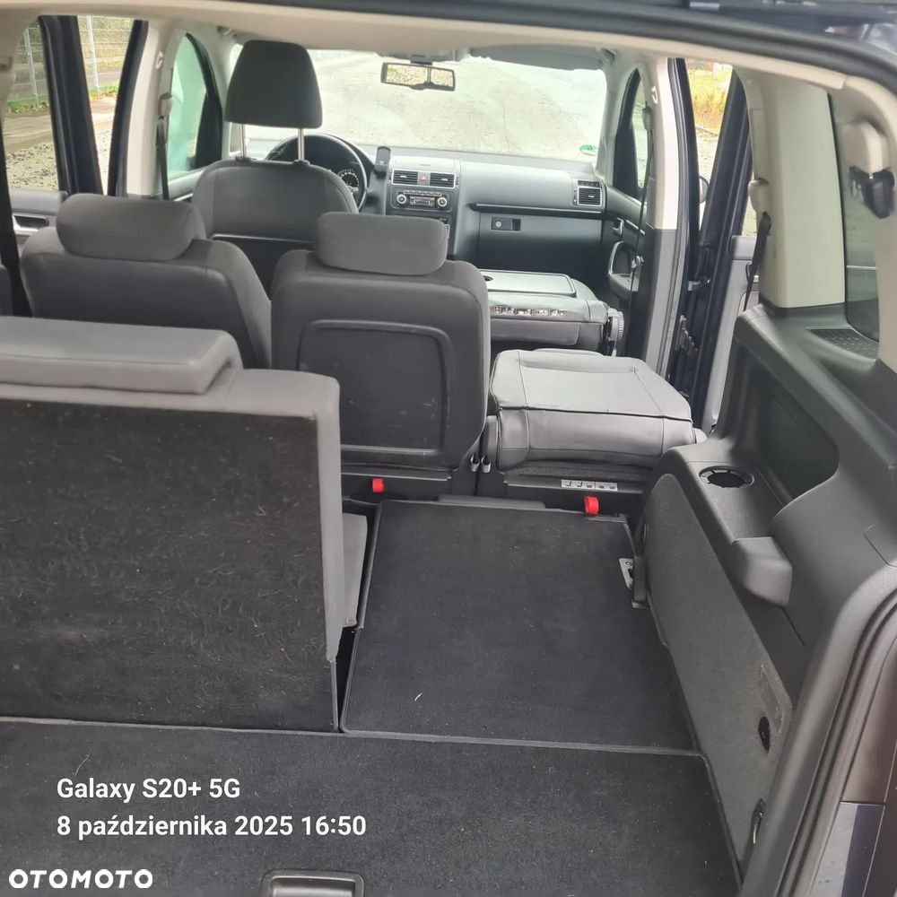 Volkswagen Touran 2.0 TDI DPF Highline - 27