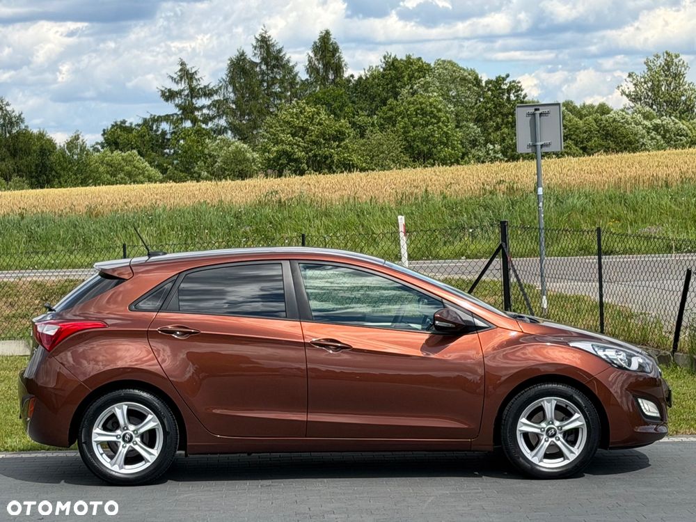 Hyundai i30 1.4 Trend - 9