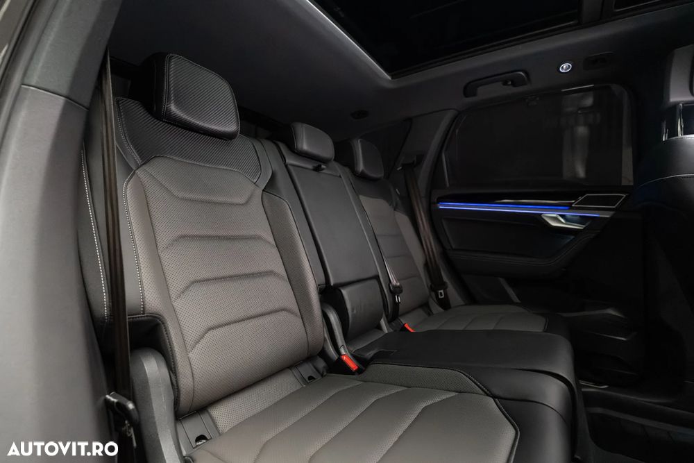 Volkswagen Touareg V6 TDI 4MOTION R-Line - 31