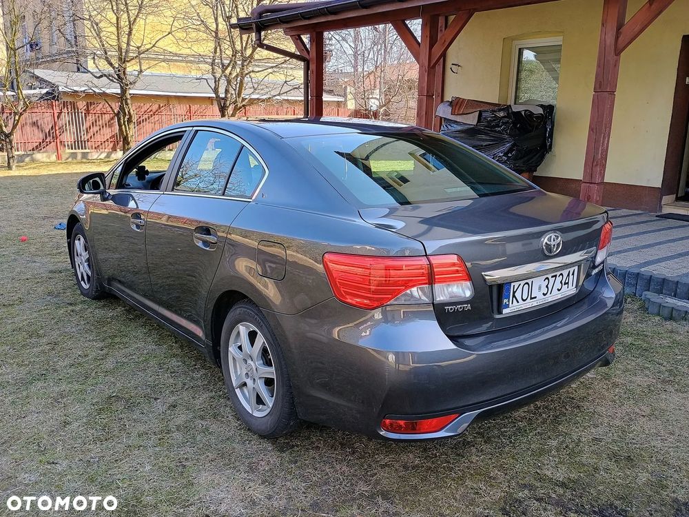 Toyota Avensis 2.0 D-4D Sol - 4