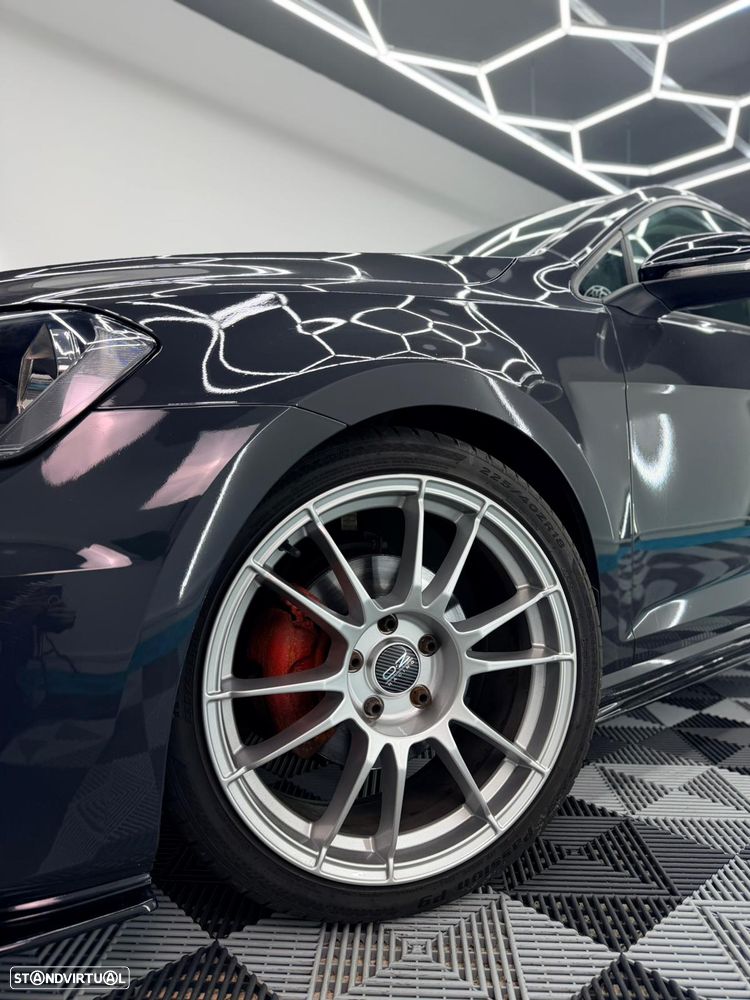 VW Golf 2.0 TDi Confortline - 3