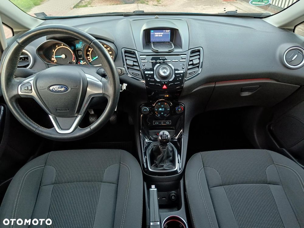 Ford Fiesta 1.0 EcoBoost STart-Stop Titanium - 29
