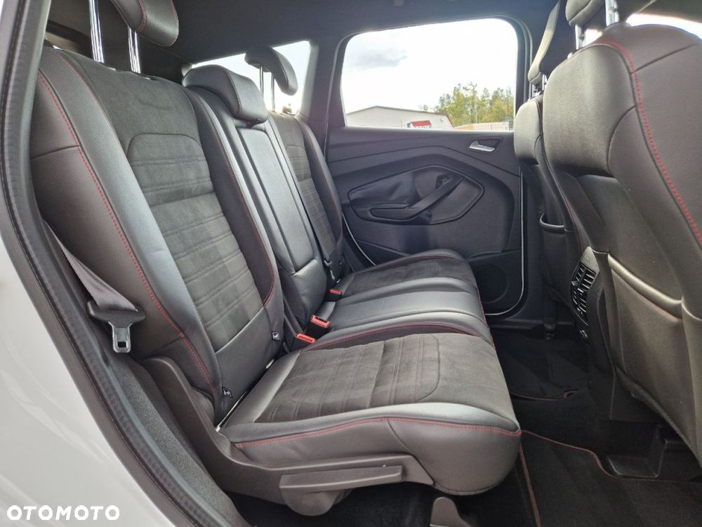 Ford Kuga 1.5 EcoBoost 2x4 ST-Line - 19