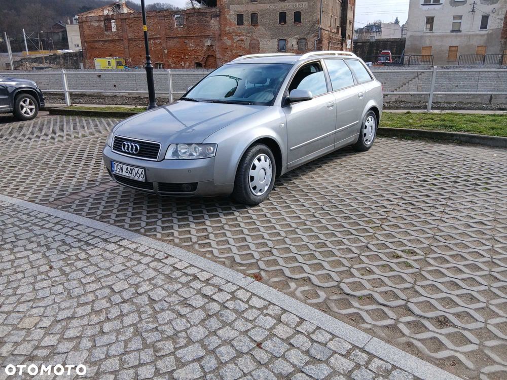 Audi A4 Avant - 1