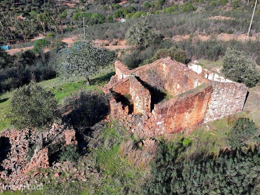 Terreno Misto com Ruína e Grande Potencial - São Bartolomeu de Mess... - Grande imagem: 2/19