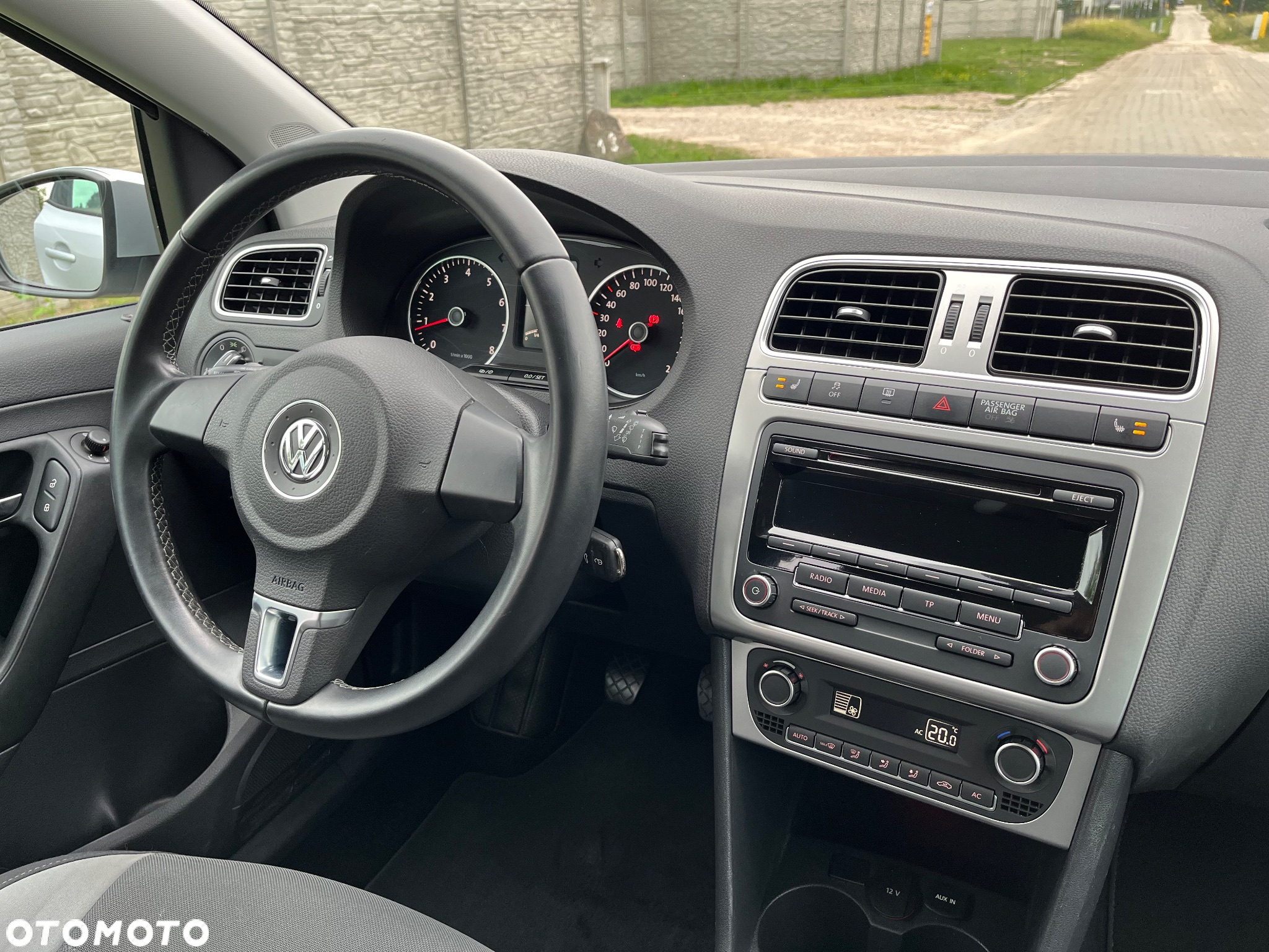 Volkswagen Polo 1.4 Life - 24