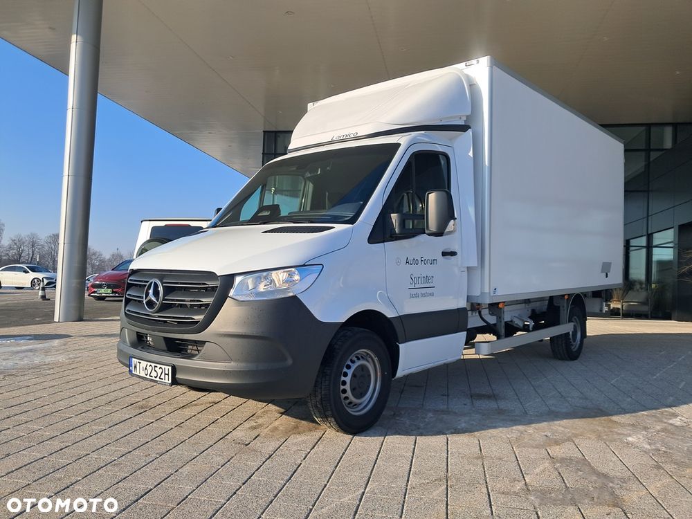 Mercedes-Benz Sprinter - 10