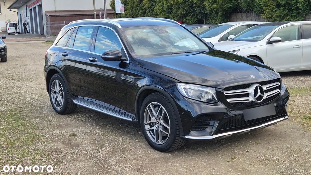 Mercedes-Benz GLC 250 4Matic 9G-TRONIC AMG Line - 1