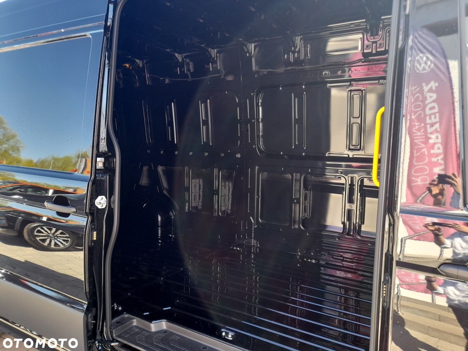 Volkswagen Crafter 35 2.0 TDI L4H3 4490 177KM AUTOMAT - 11