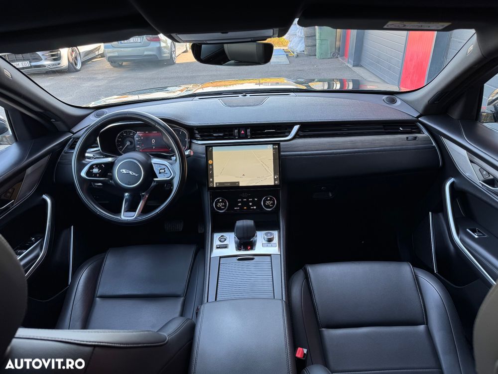 Jaguar F-Pace D200 AWD S - 24