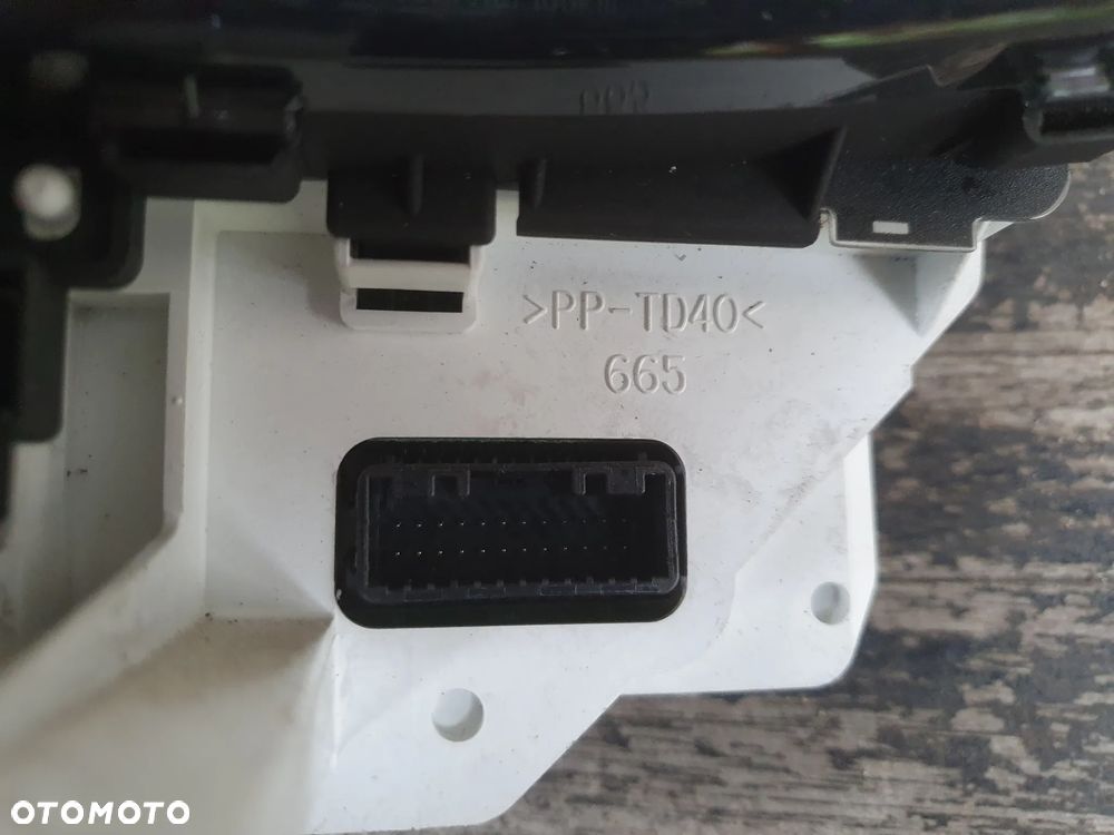 ZEGARY LICZNIK TOYOTA YARIS II 2009r 1.3 101/KM - 4
