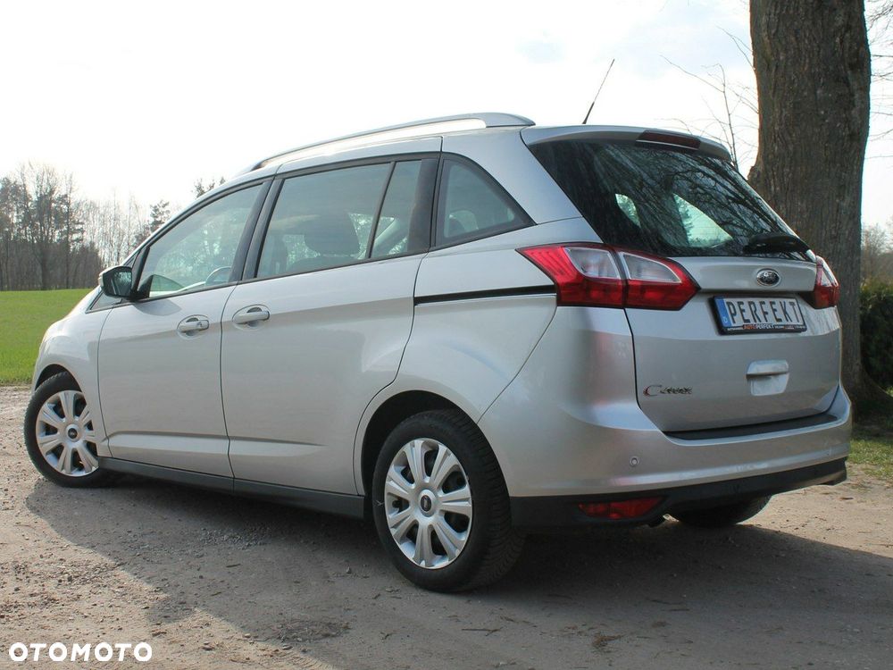 Ford Grand C-MAX - 27