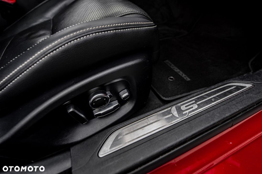 Jaguar XE - 24
