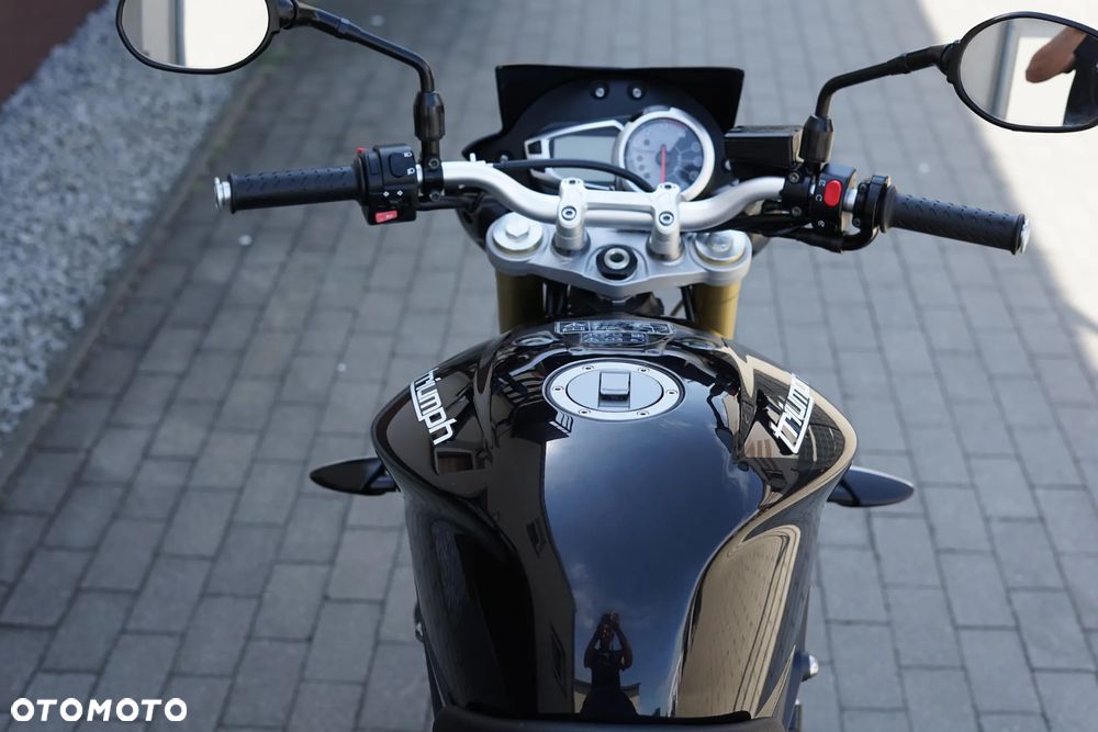 Triumph Street Triple - 15