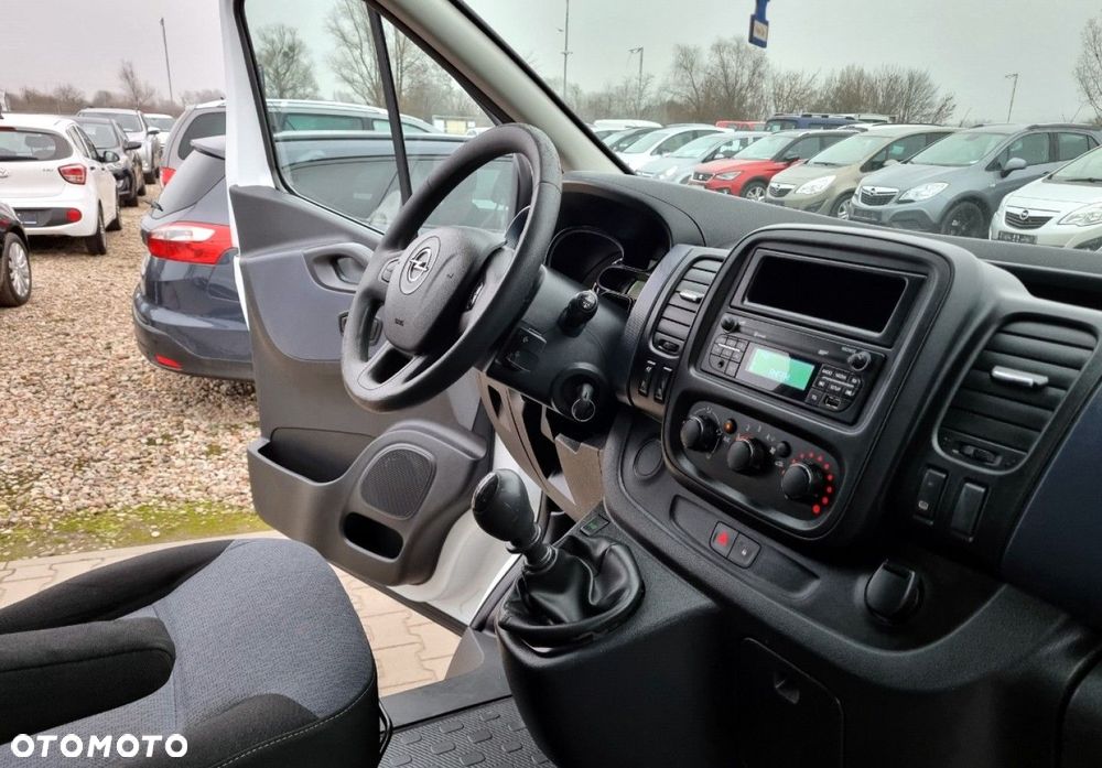 Opel Vivaro - 24