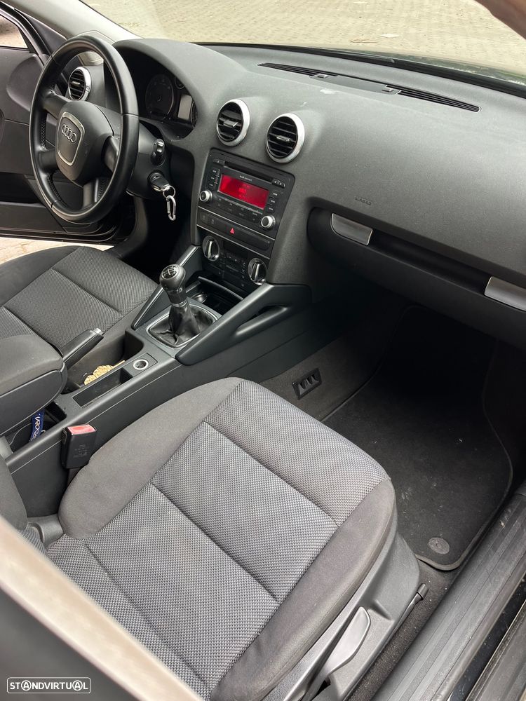 Audi A3 Sportback 1.6 TDI Attraction - 8