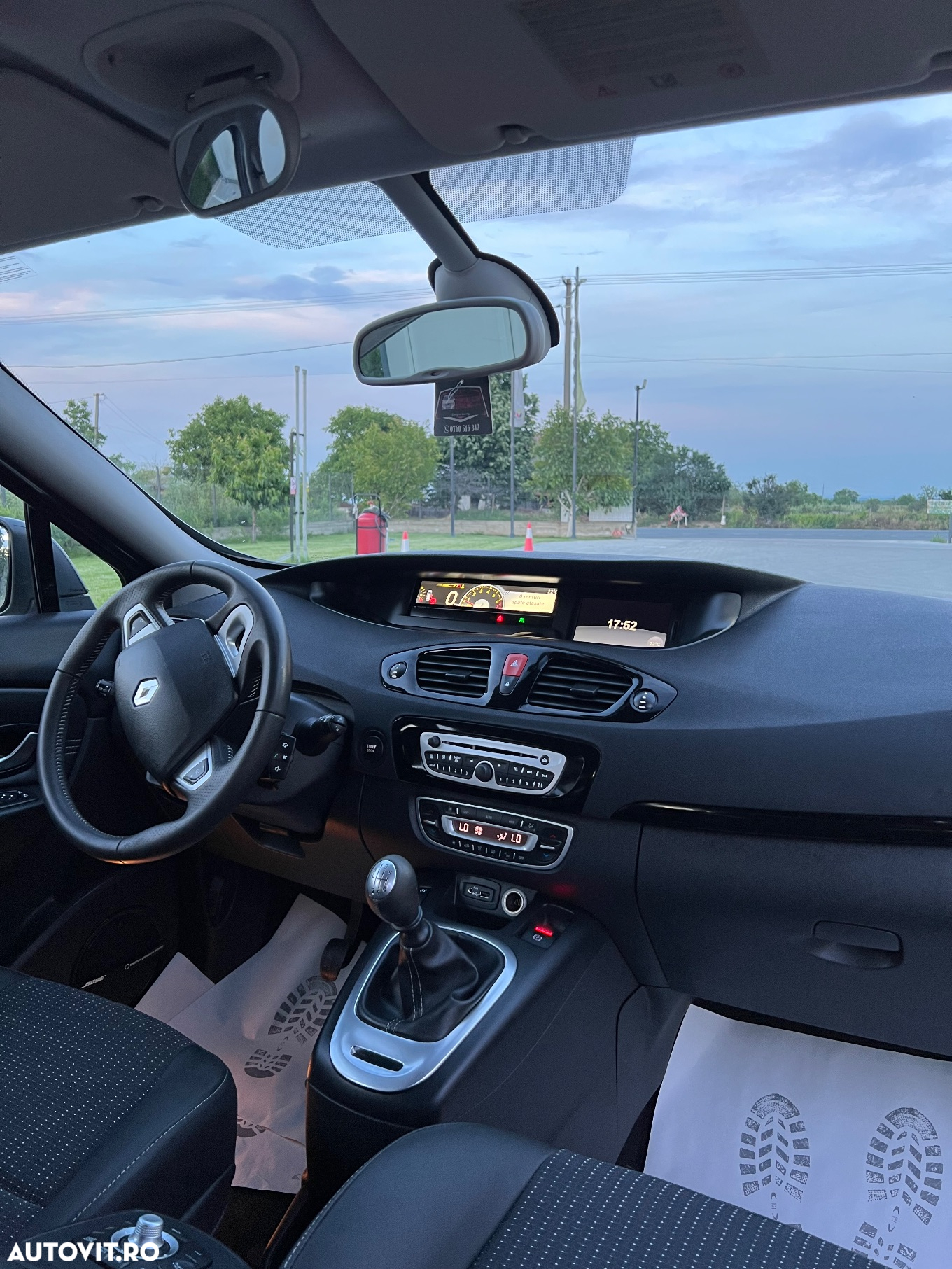 Renault Scenic TCe 130 Bose Edition - 17