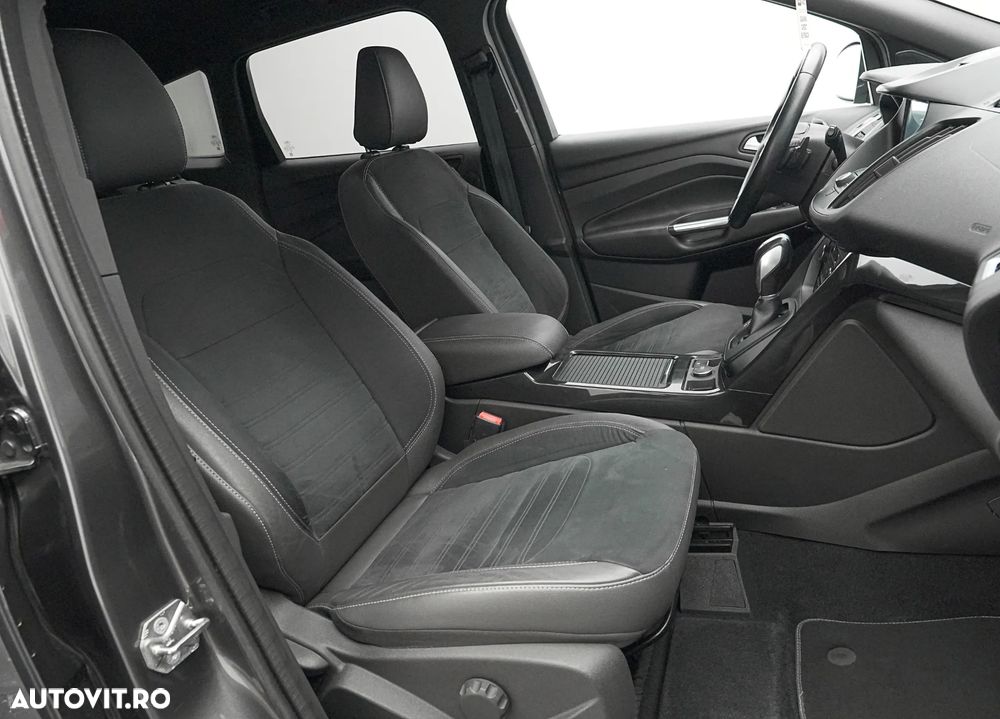 Ford Kuga 2.0 TDCi 4WD Powershift ST-Line - 14