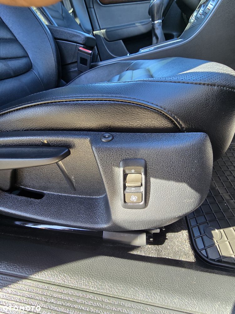 Volkswagen Passat - 34