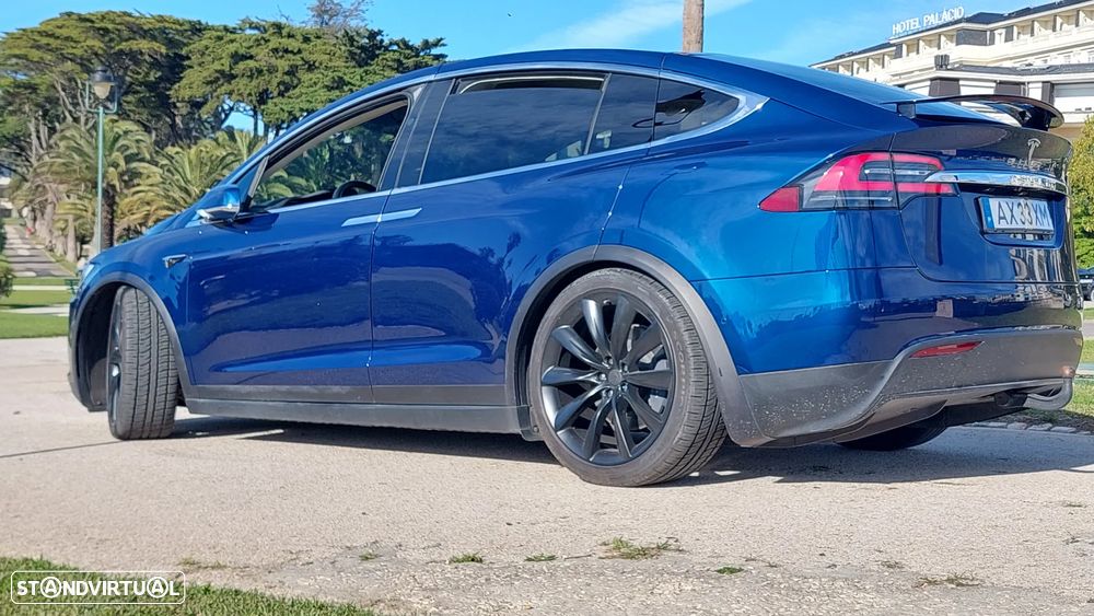 Tesla Model X 100D - 35