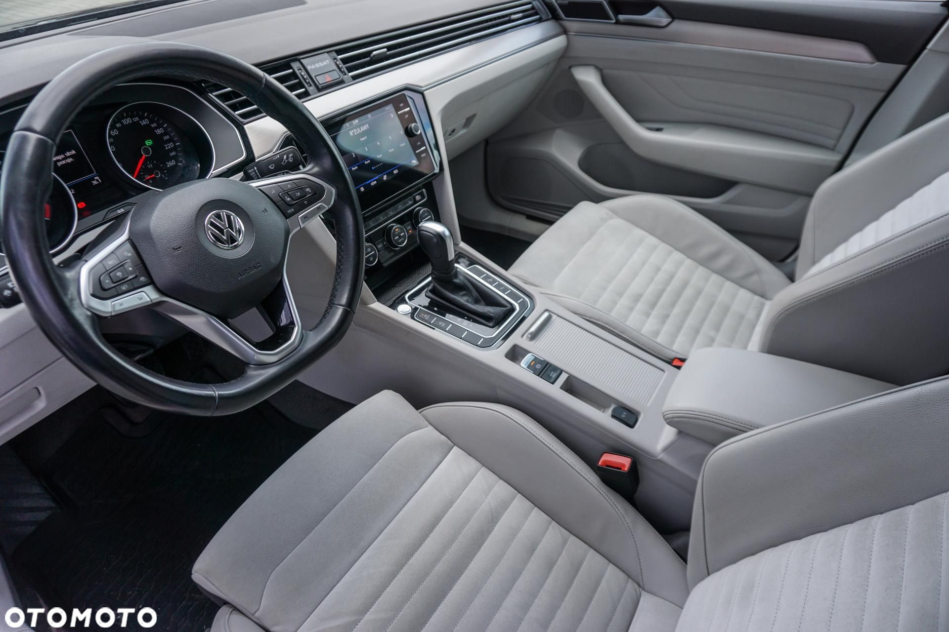 Volkswagen Passat 2.0 TSI Elegance DSG - 9
